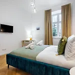 Tyzenhauz Suites Topolowa